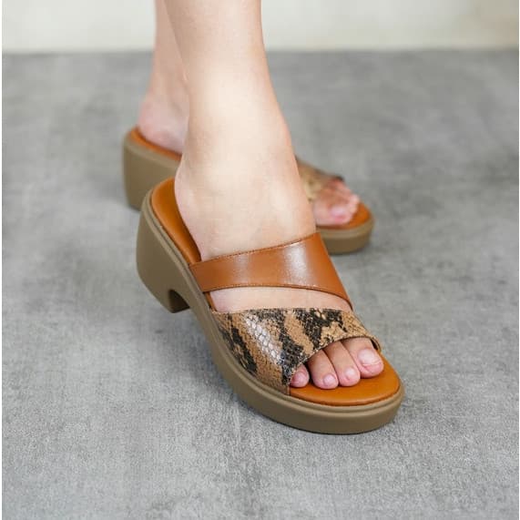 Thumbnail gambar ke-7 produk Pollux Daily WPOBN 21 - Sandal Slip On Hak Chunky Wanita | Sandal Wanita Hak 6Cm
