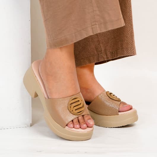 Gambar ke-1 produk Pollux Daily WPOCS 15 | Selop Wedges | Sandal Wedges | Wedges Wanita Bahan Kulit
