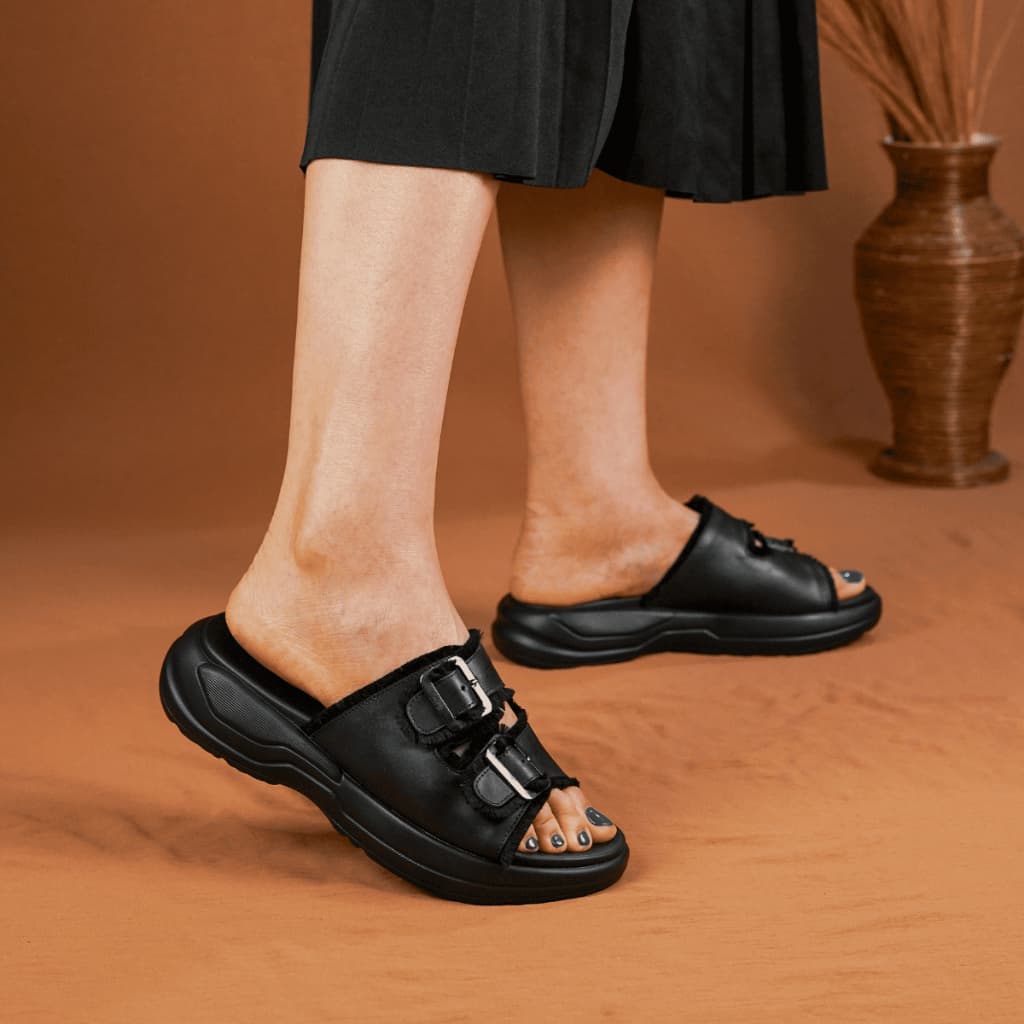 Thumbnail gambar ke-2 produk Pollux Daily WPOLP 05 Sandal Wanita Kekinian Terbuat Dari Kulit Asli Empuk Dan Nyaman Di Pakai