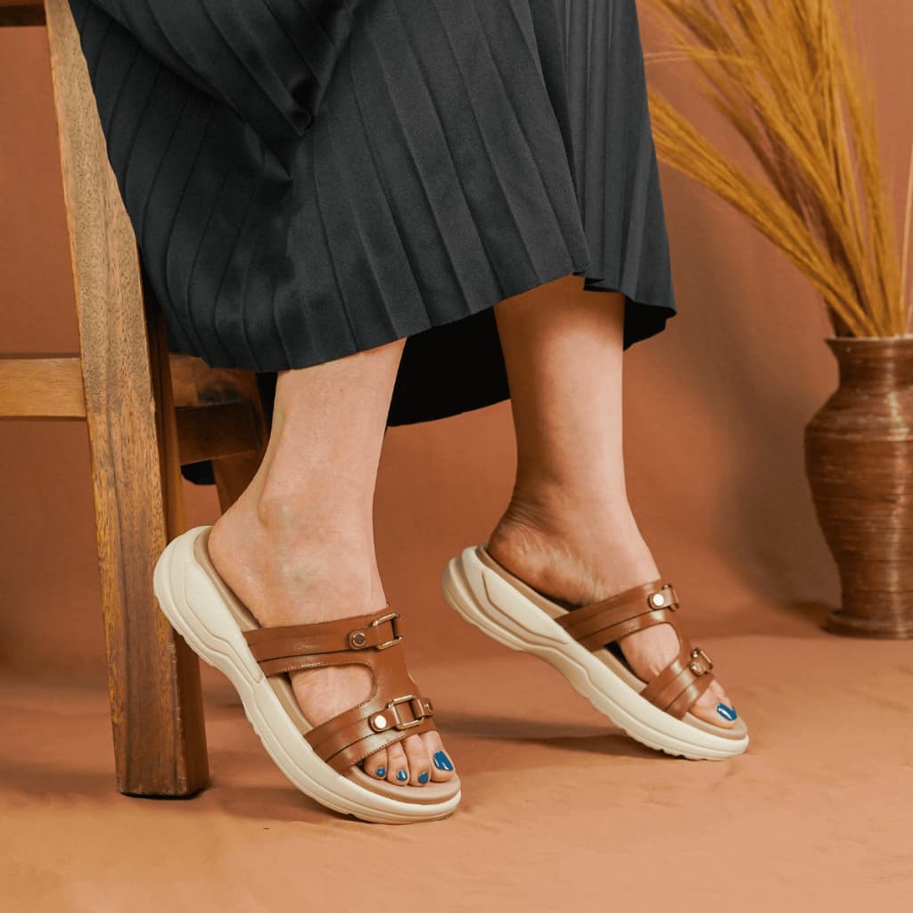 Thumbnail gambar ke-5 produk Pollux Daily WPOLP 13 Sandal Wanita Kekinian Terbuat Dari Kulit Asli Empuk Dan Nyaman Di Pakai
