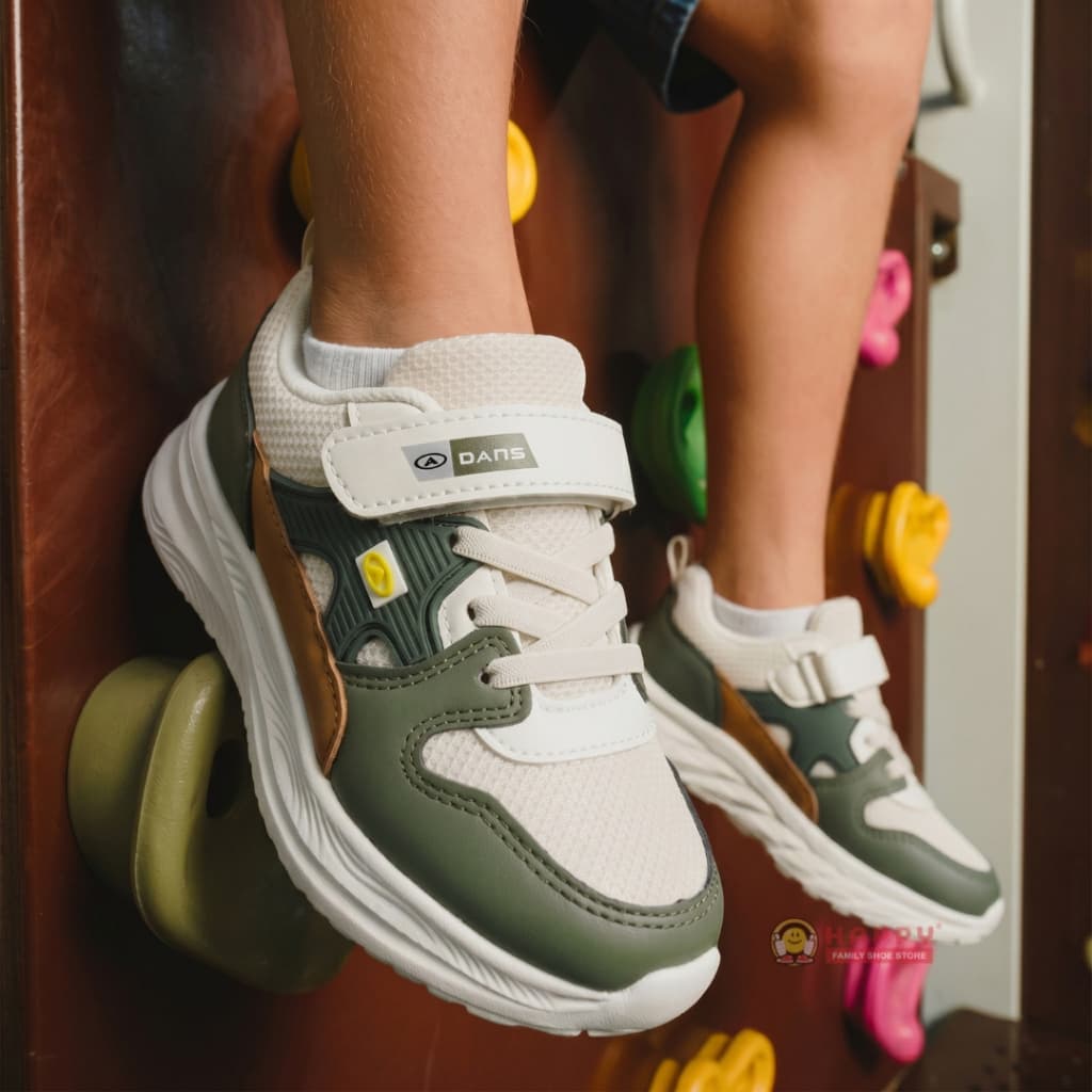 Gambar ke-1 produk Sepatu Dans Dimitro - Sepatu Anak Laki-Laki TK - SD | Sneakers Anak Stylish dengan Sol Empuk & Ringan