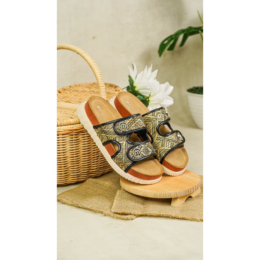 Gambar ke-8 produk Mecer Bold WWH 6282- Sandal Slip On Wanita