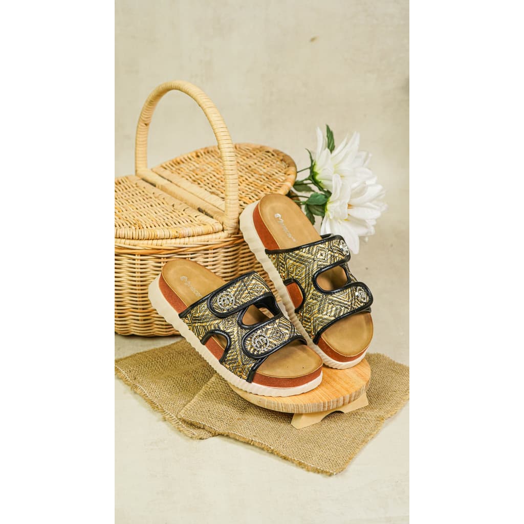 Thumbnail gambar ke-5 produk Mecer Bold WWH 6282- Sandal Slip On Wanita