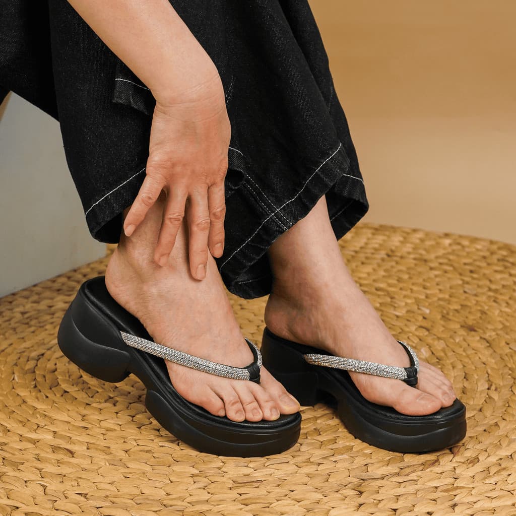 Gambar ke-7 produk Pollux Bold WPOCU 10 - Sandal Wedges Wanita Bahan Kulit | Sandal Heels Wanita