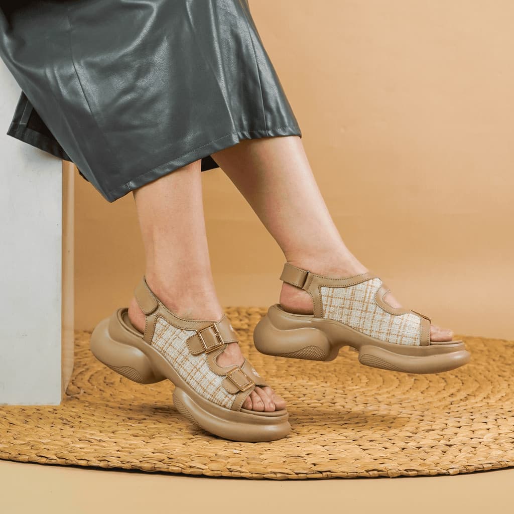 Thumbnail gambar ke-8 produk Pollux Bold WPOCY 03- Sandal Wedges Wanita Kulit | Sandal Heels Wanita