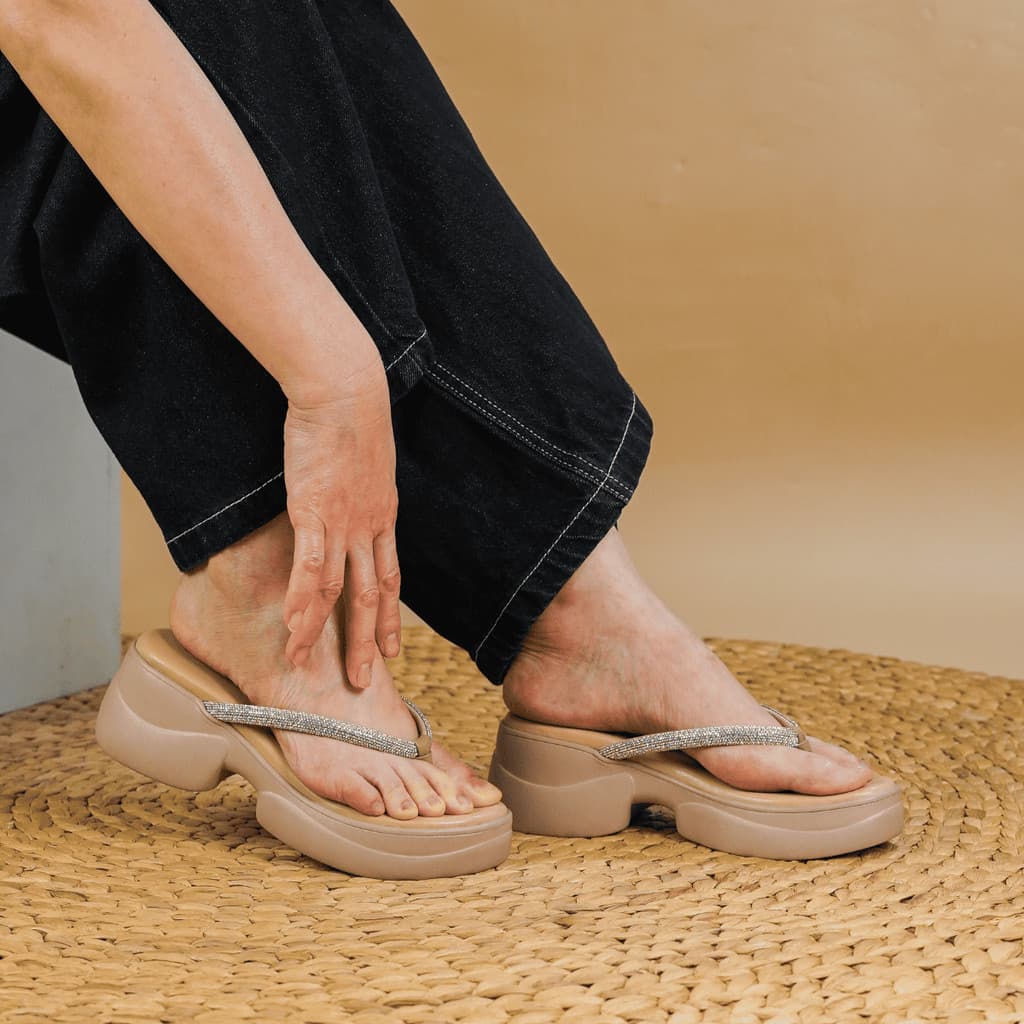 Thumbnail gambar ke-5 produk Pollux Bold WPOCU 10 - Sandal Wedges Wanita Bahan Kulit | Sandal Heels Wanita