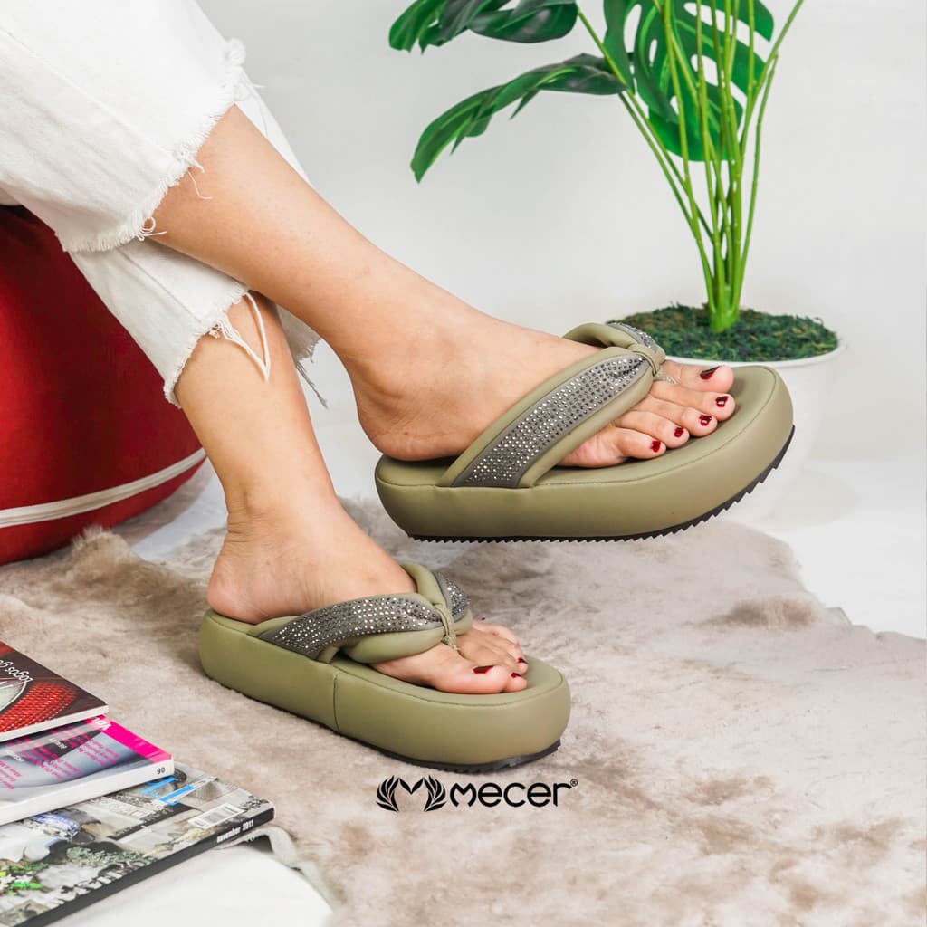 Gambar ke-10 produk Mecer Daily WTX 7069 - Sandal Jepit Platform Kristal Elegan
