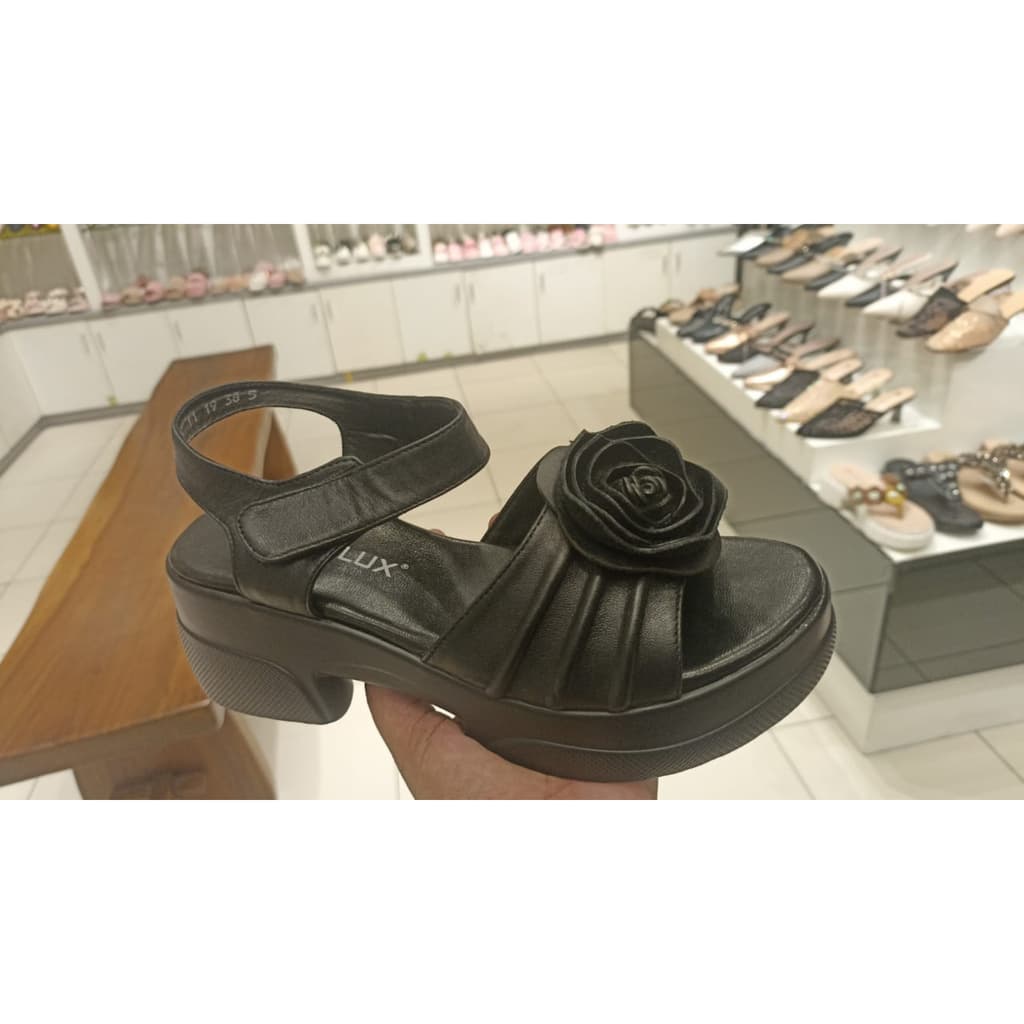 Gambar produk Pollux Daily Wpocs 11 - Sandal Wedges Wanita Bahan Kulit