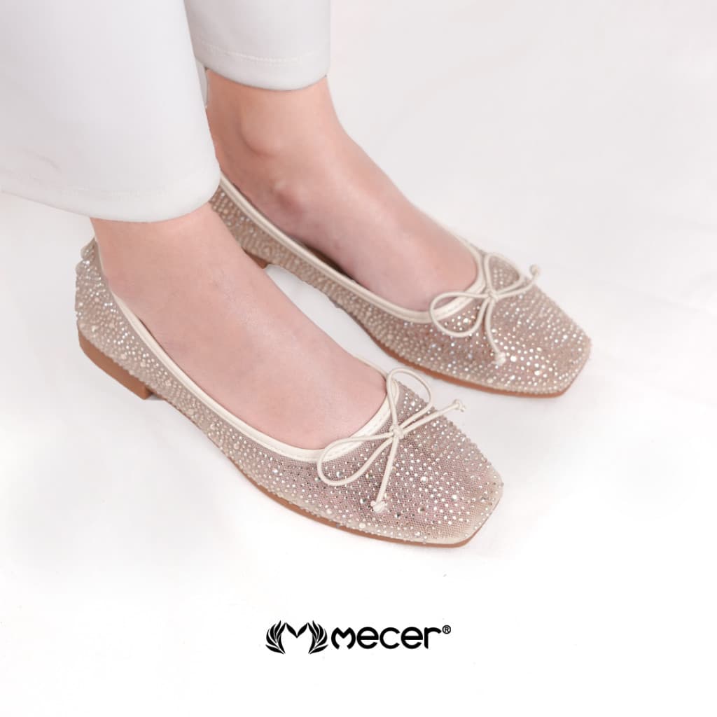 Gambar ke-9 produk Mecer Core WWH17A5 Krem dan Silver Size 36-41, Sepatu Flat Shoes Wanita  Elegan dan Casual, Cocok Untuk Party, Wisuda dan Formal.