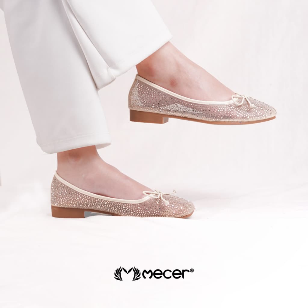 Gambar ke-9 produk Mecer Core WWH17A5 Krem dan Silver Size 36-41, Sepatu Flat Shoes Wanita  Elegan dan Casual, Cocok Untuk Party, Wisuda dan Formal.