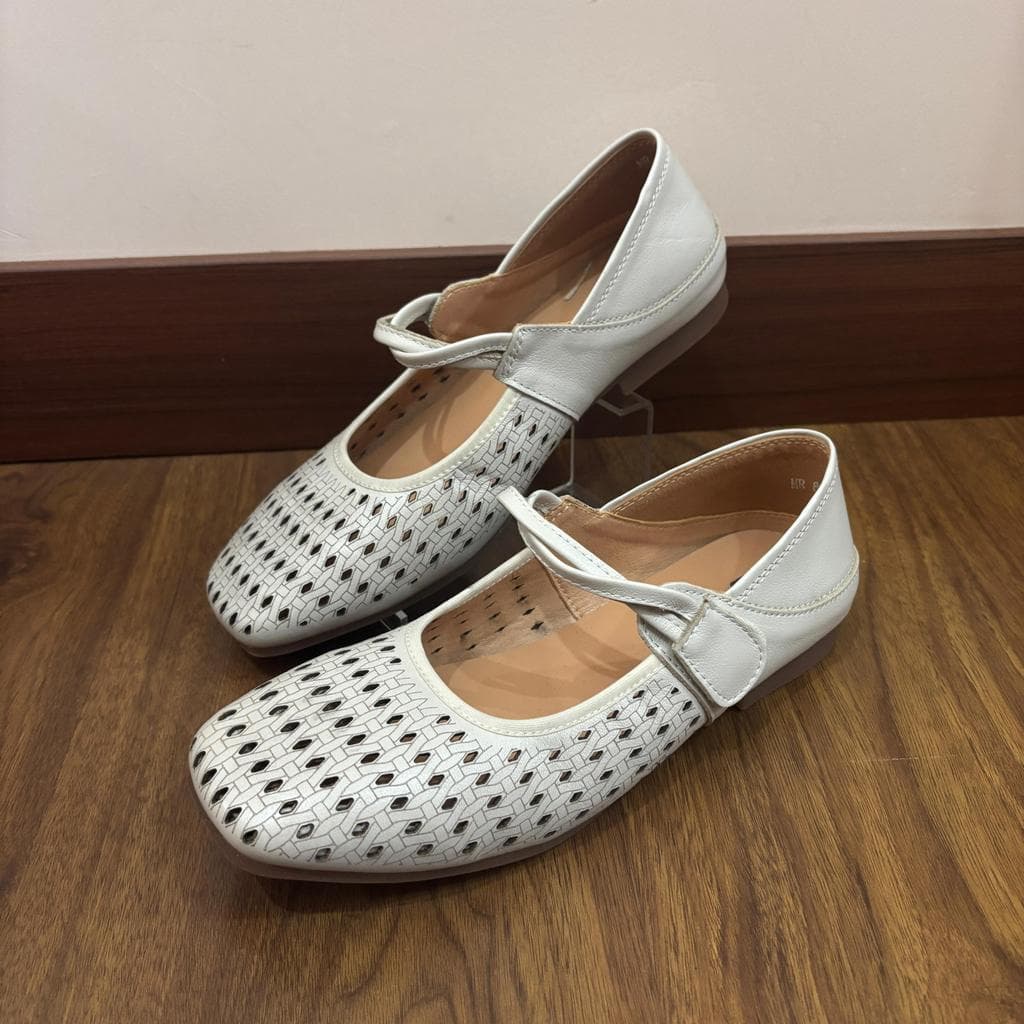 Gambar ke-1 produk Pollux Monday WDQ 8026 - Sepatu Kerja Wanita Stylish Kekinian Bahan Kulit Asli Size 36-41 Tinggi Hak 1cm