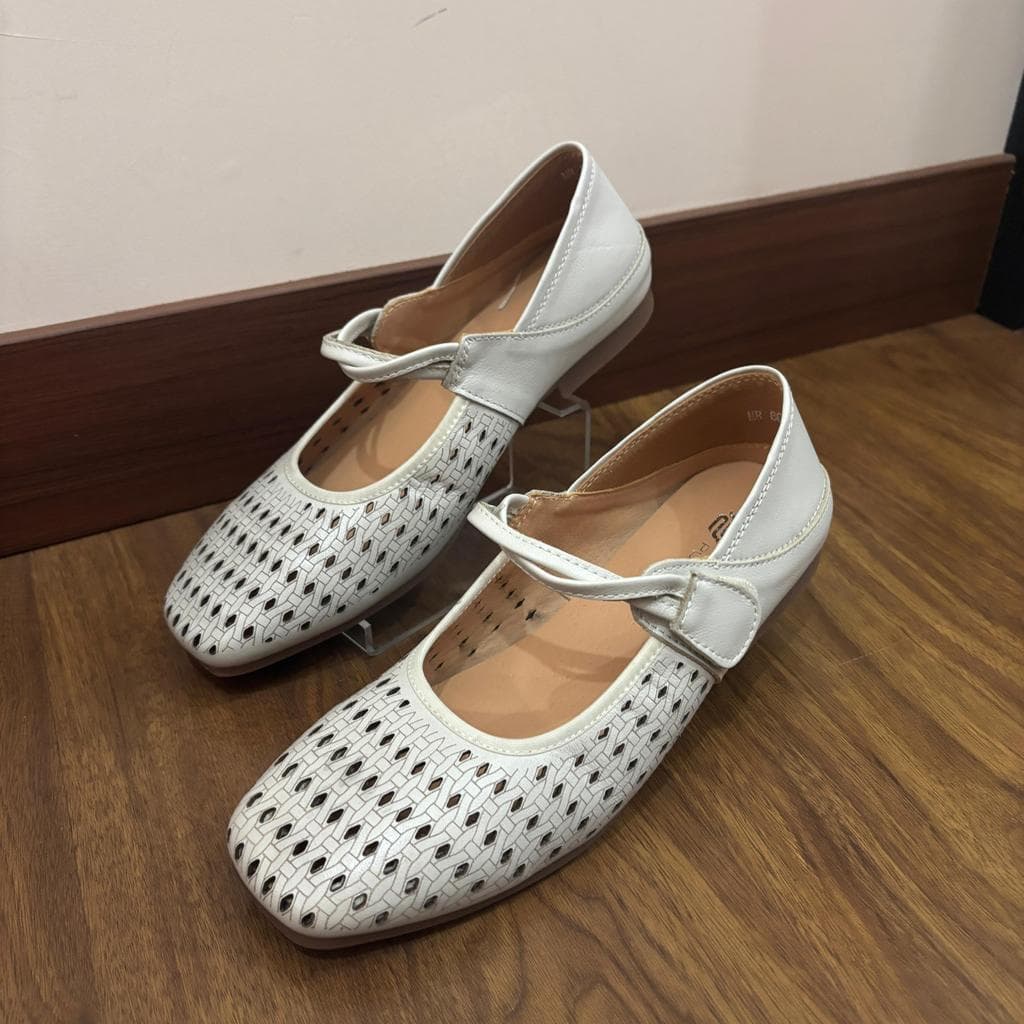 Thumbnail gambar ke-7 produk Pollux Monday WDQ 8026 - Sepatu Kerja Wanita Stylish Kekinian Bahan Kulit Asli Size 36-41 Tinggi Hak 1cm