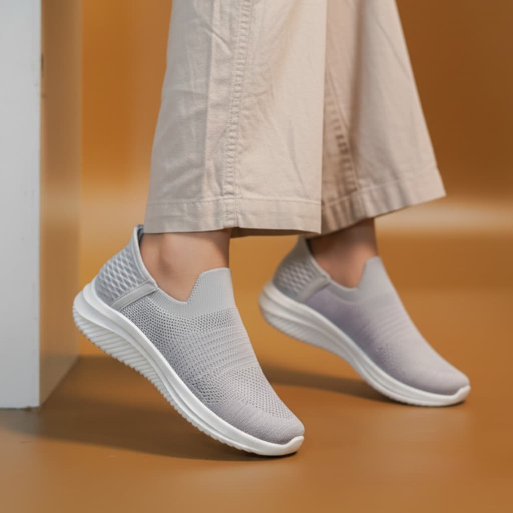 Gambar ke-1 produk Xolus SYP M3 Sepatu Sneakers Slip Ins Wanita Arch Fit Glide Step Vegan Nyaman & Stylish