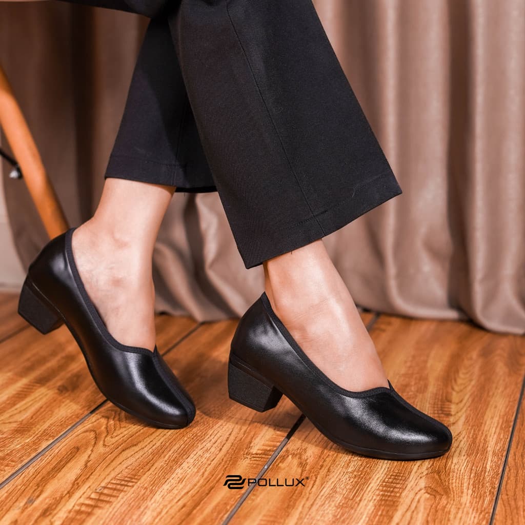 Gambar ke-1 produk Pollux Monday WPOMN 44  - Sepatu Pantofel Hitam Kerja Wanita Bahan Kulit Asli