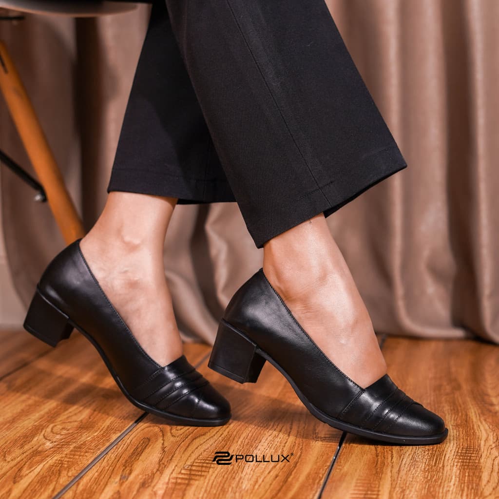 Gambar ke-1 produk Pollux Monday WPOEN 52 - Sepatu Heels Wanita Pantofel Kerja Hitam Bahan Kulit Asli Tinggi Hak 5cm