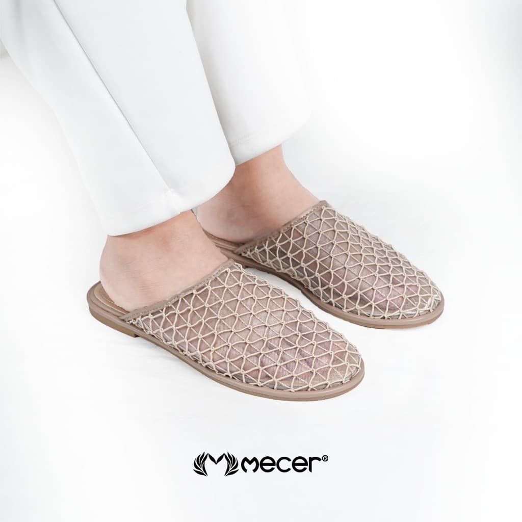 Gambar ke-9 produk Mecer Daily WABM999-5 Khaki dan Hitam Size 36-41, Sandal Slip On Wanita Simpel Tertutup