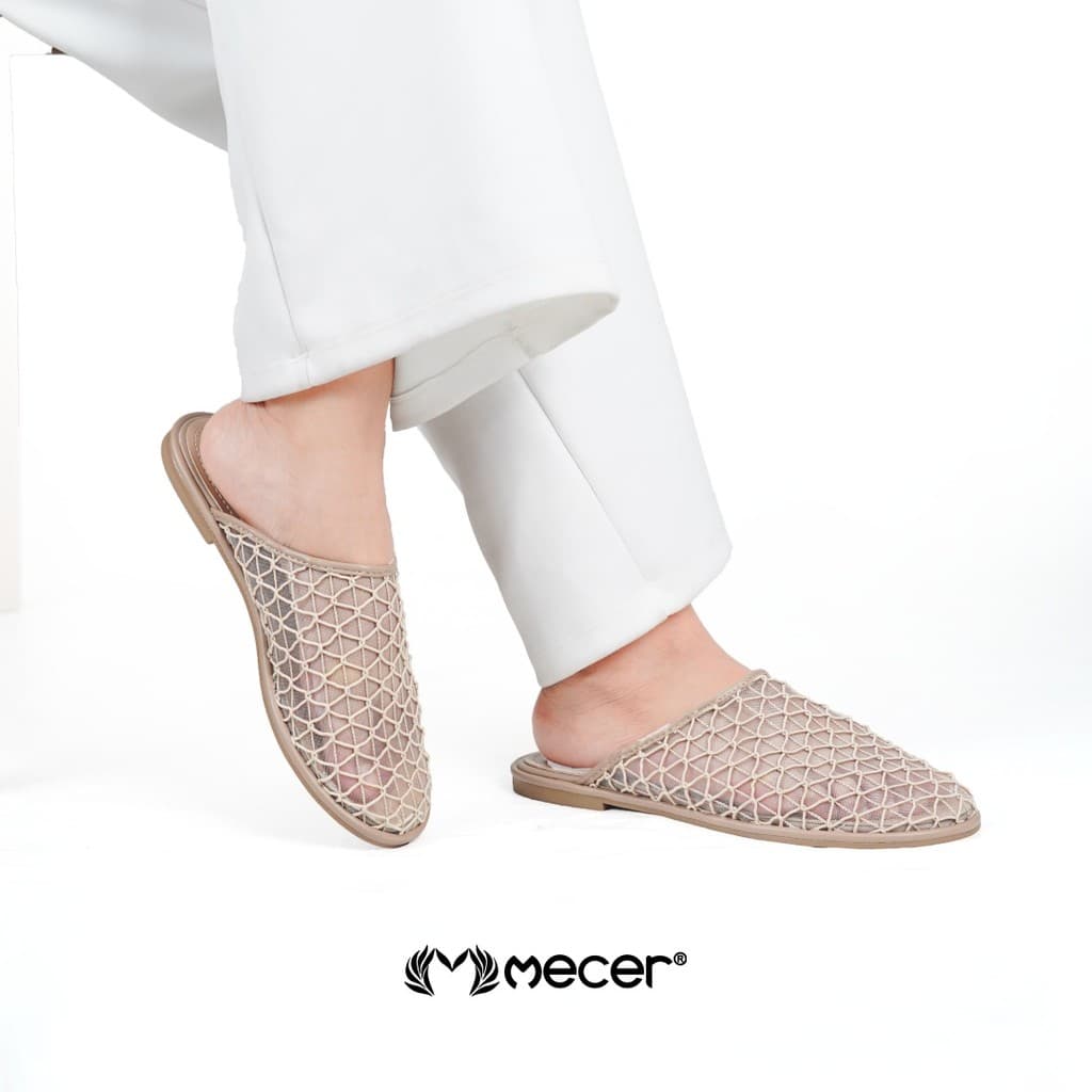 Gambar produk Mecer Daily WABM999-5 Khaki dan Hitam Size 36-41, Sandal Slip On Wanita Simpel Tertutup